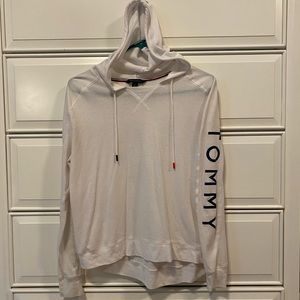 tommy hilfiger sweater